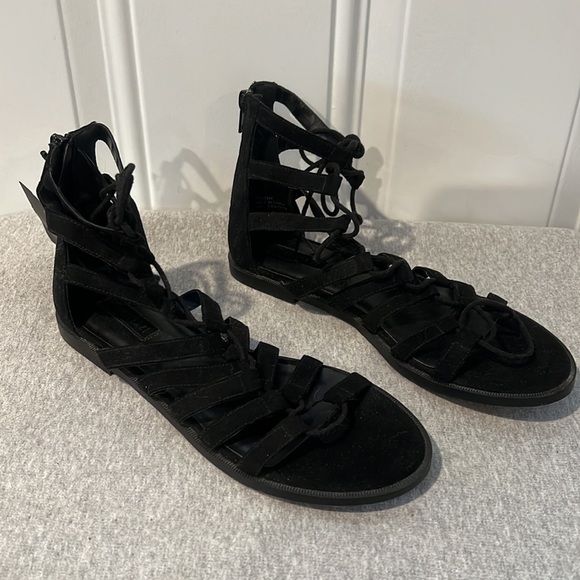 NEW Forever 21 Black Lace Up Sandals Size 7. - Picture 3 of 7